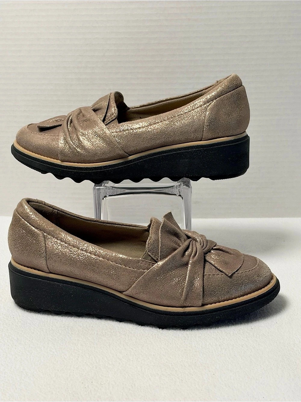 Clarks Sharon Dasher Pewter Metallic Bow Wedge Loafers Women’s 6M Comfort